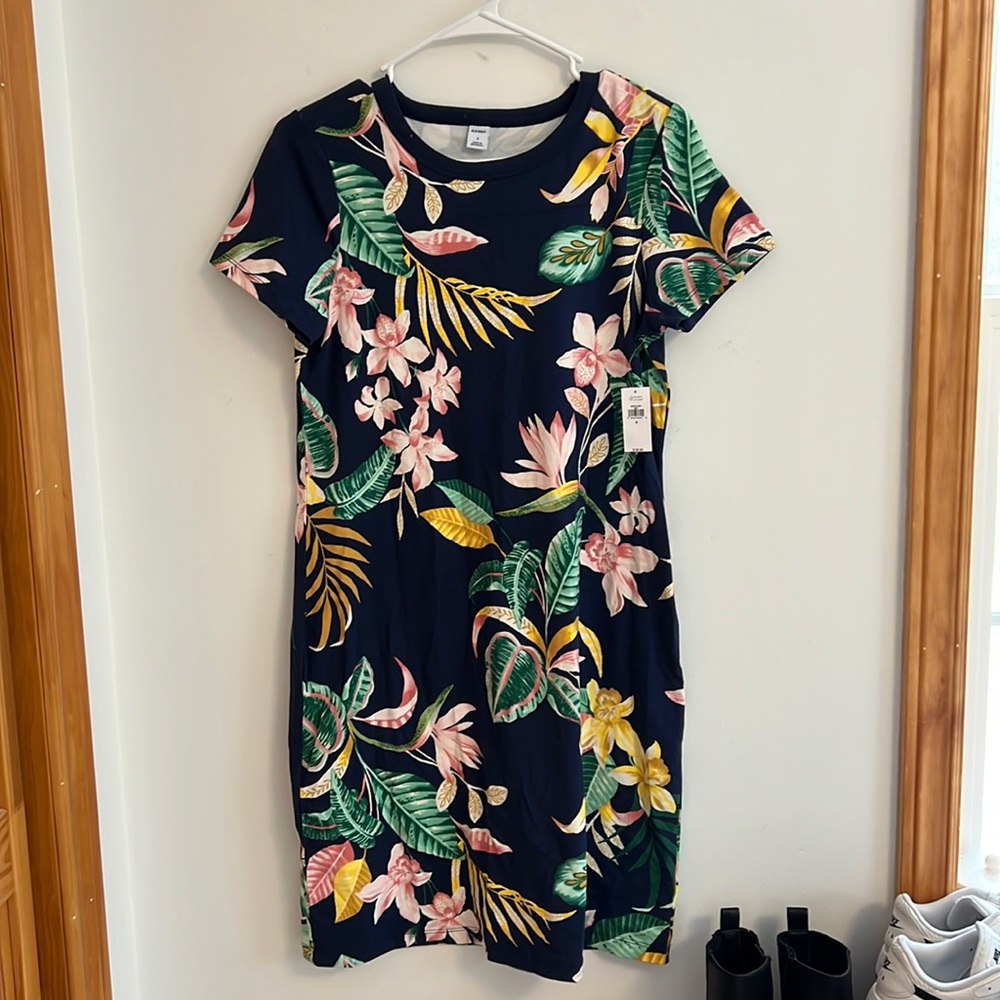 Brand new old navy dress.